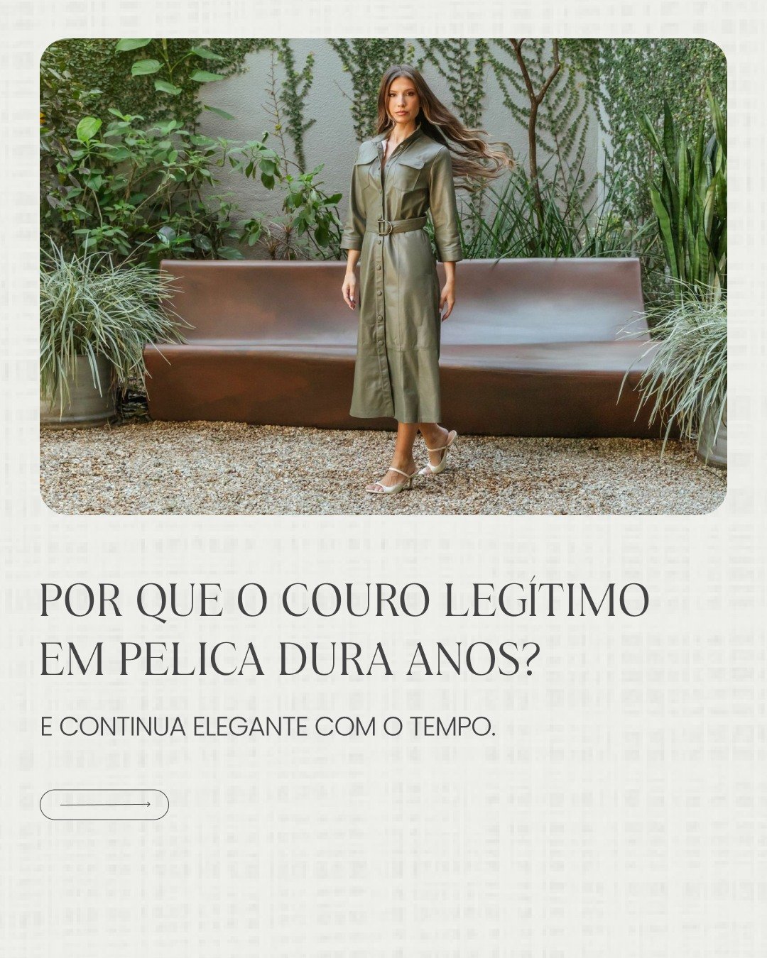 Couro legítimo é escolha consciente.

Neste post, mostramos por que a pelica 100% legítima dura anos, mantém a elegância e envelhecer com beleza, além dos cuidados essenciais para preservar sua peça impecável por muito mais tempo.

Diferente de materiais sintéticos, o couro legítimo é matéria-prima natural, não perde estrutura e se adapta ao corpo com sofisticação.

Quando você entende o valor, você cuida. Quando é legítimo, permanece.

Presença, qualidade e atemporalidade em cada detalhe